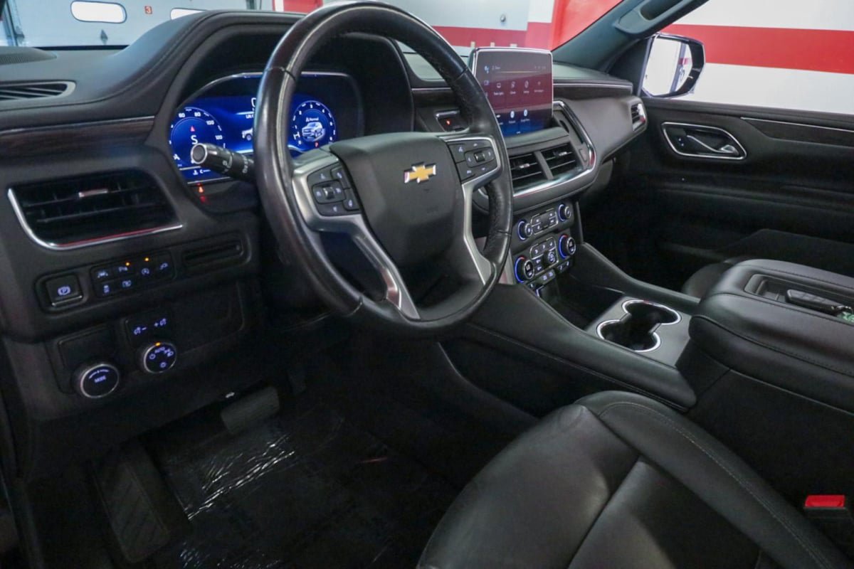 Used 2022 Chevrolet Tahoe LT w/ Luxury Package RWD image 12