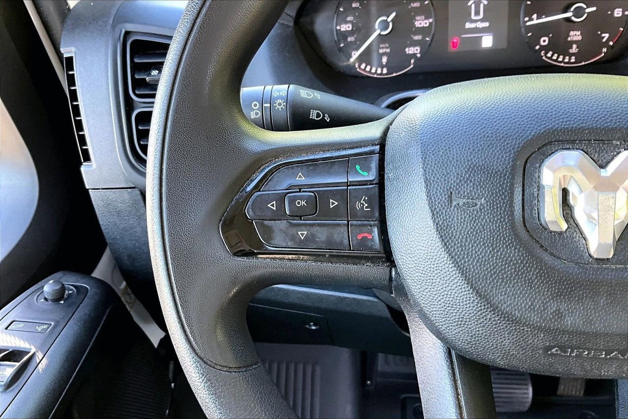 Used 2025 RAM ProMaster 2500 w/ Convenience Group image 27