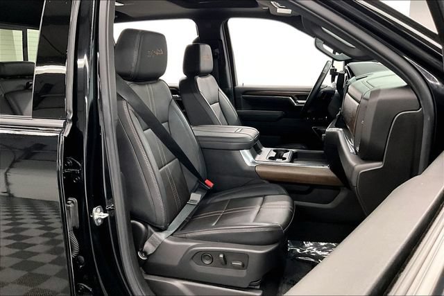 Used 2024 Chevrolet Silverado 2500 High Country w/ High Country Premium Package AWD/4WD image 8