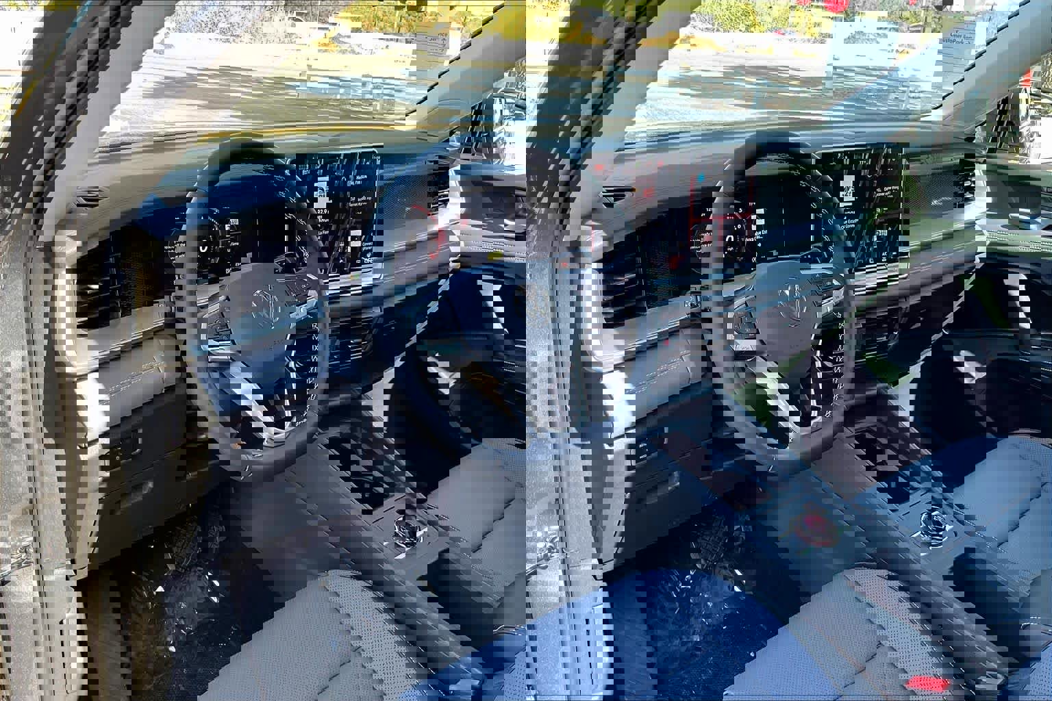 New 2026 Volkswagen Tiguan SE image 8