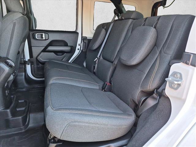 Used 2024 Jeep Wrangler Unlimited Sahara AWD/4WD image 18