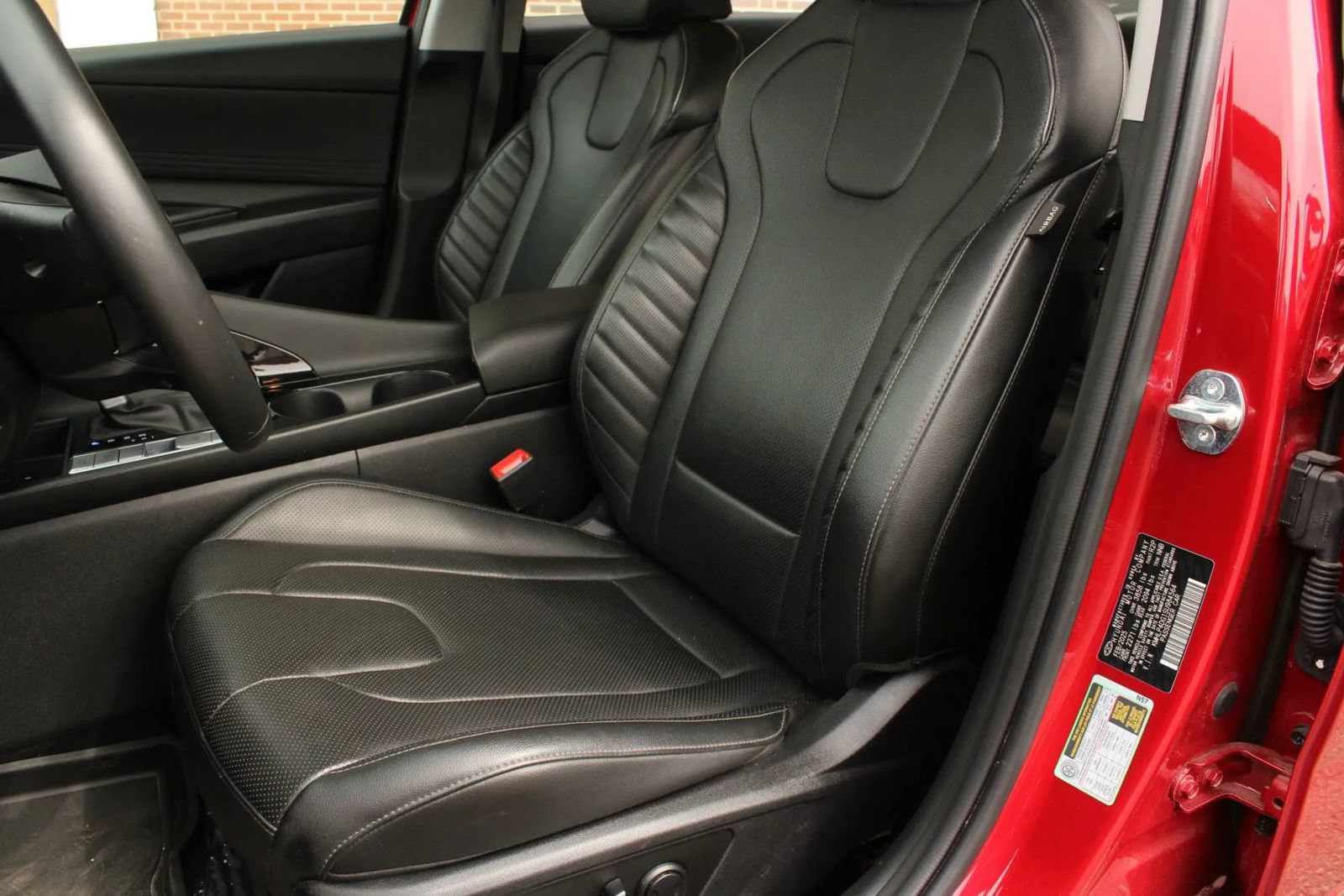 Used 2025 Hyundai Elantra Limited FWD image 13