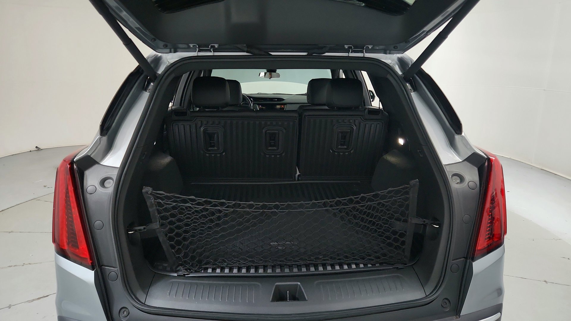 Certified 2024 Cadillac XT5 Luxury w/ LPO, Floor Liner Package AWD/4WD image 25