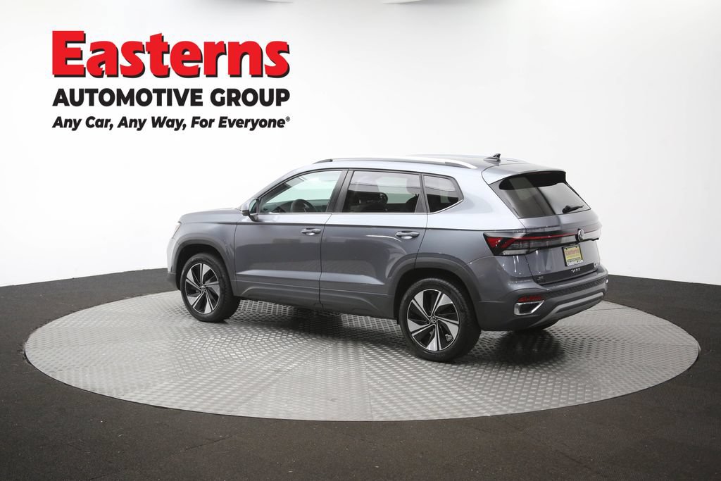 Used 2025 Volkswagen Taos SE AWD/4WD image 61