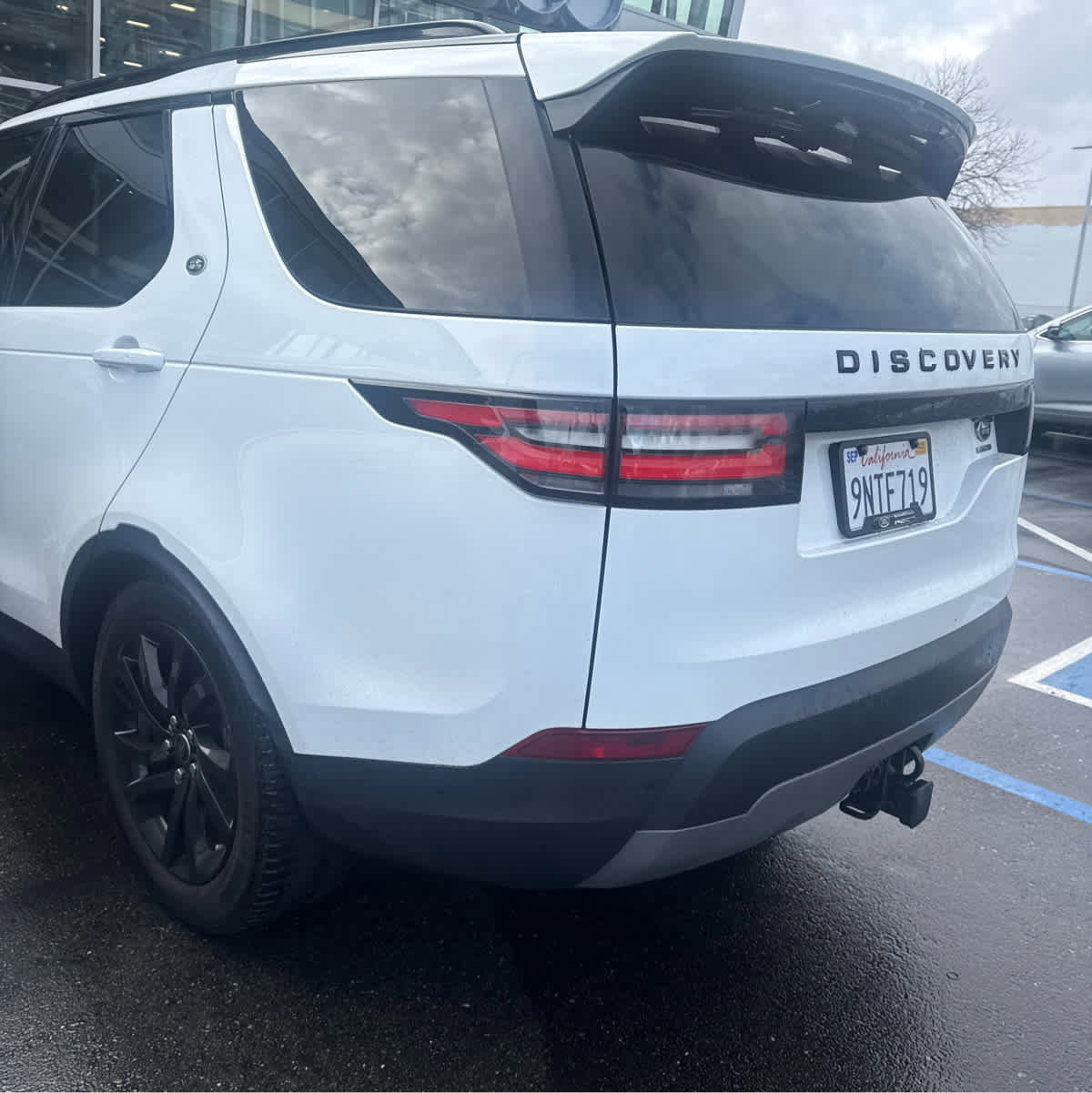 Used 2019 Land Rover Discovery HSE image 5