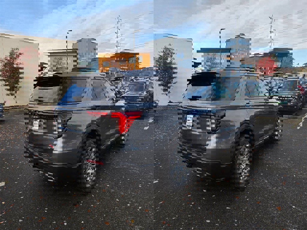 New 2025 Ford Explorer Active w/ Active Comfort Package image 5