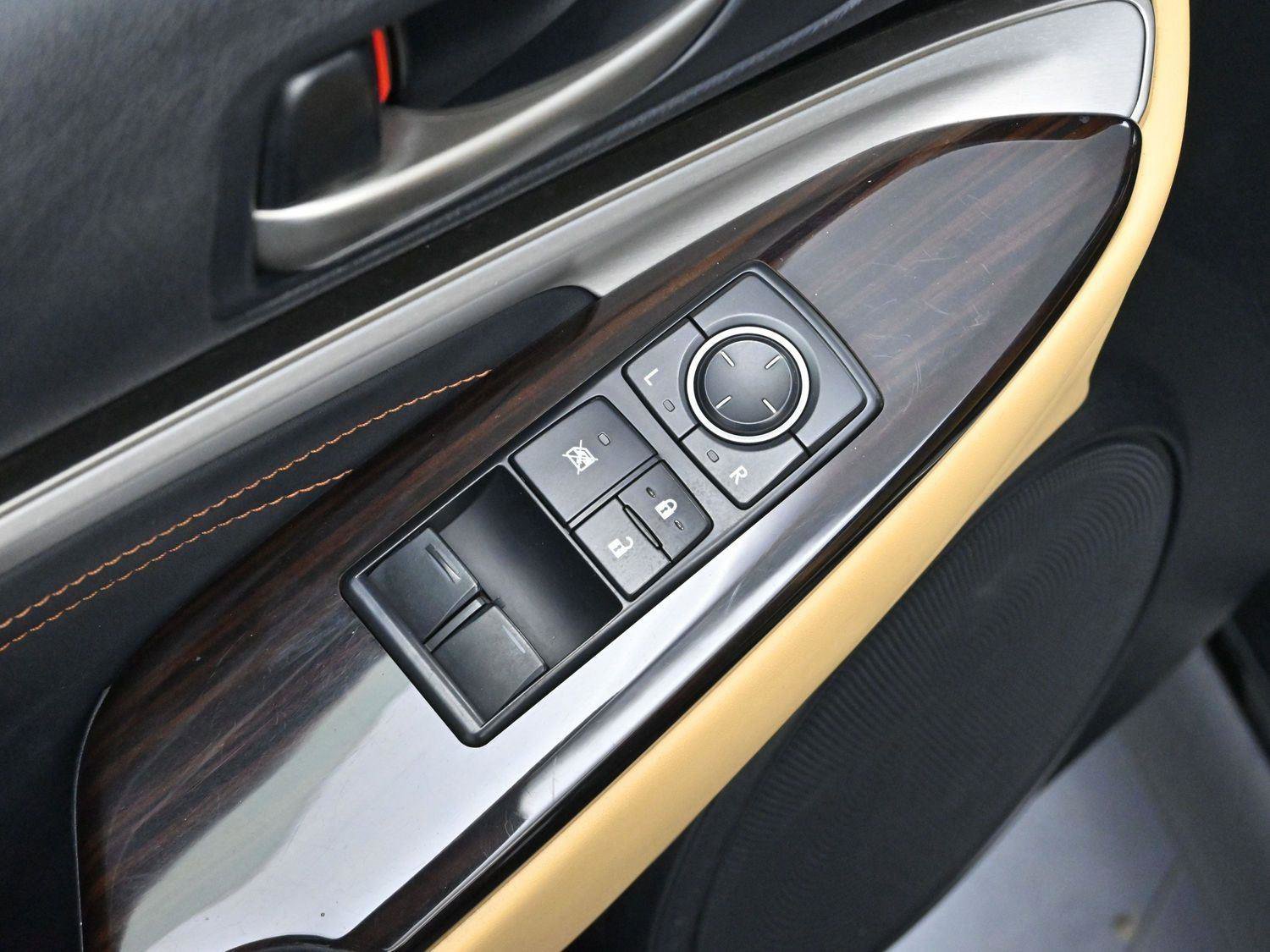 Used 2015 Lexus RC 350 w/ Navigation System Package image 10