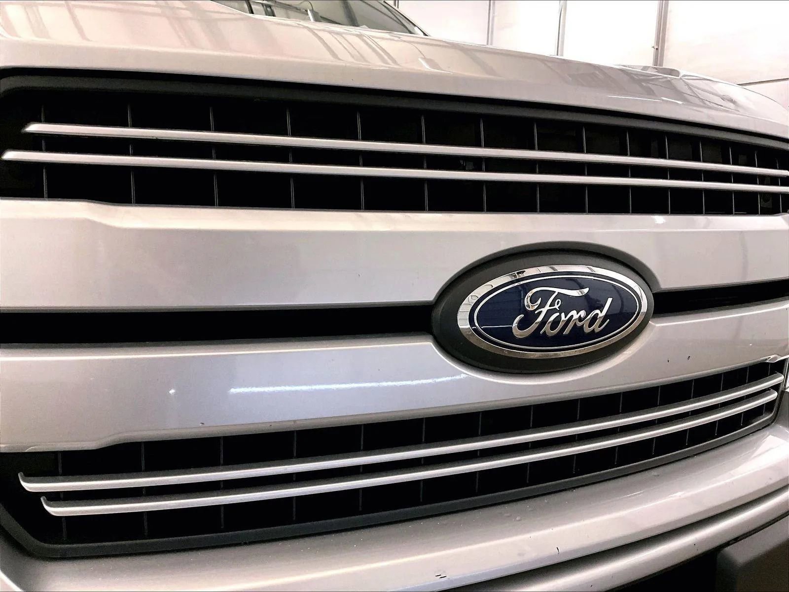 Used 2018 Ford F150 Lariat image 29