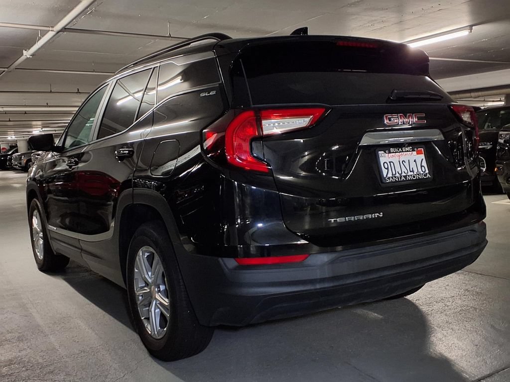 Used 2022 GMC Terrain SLE w/ Driver Convenience Package FWD image 3