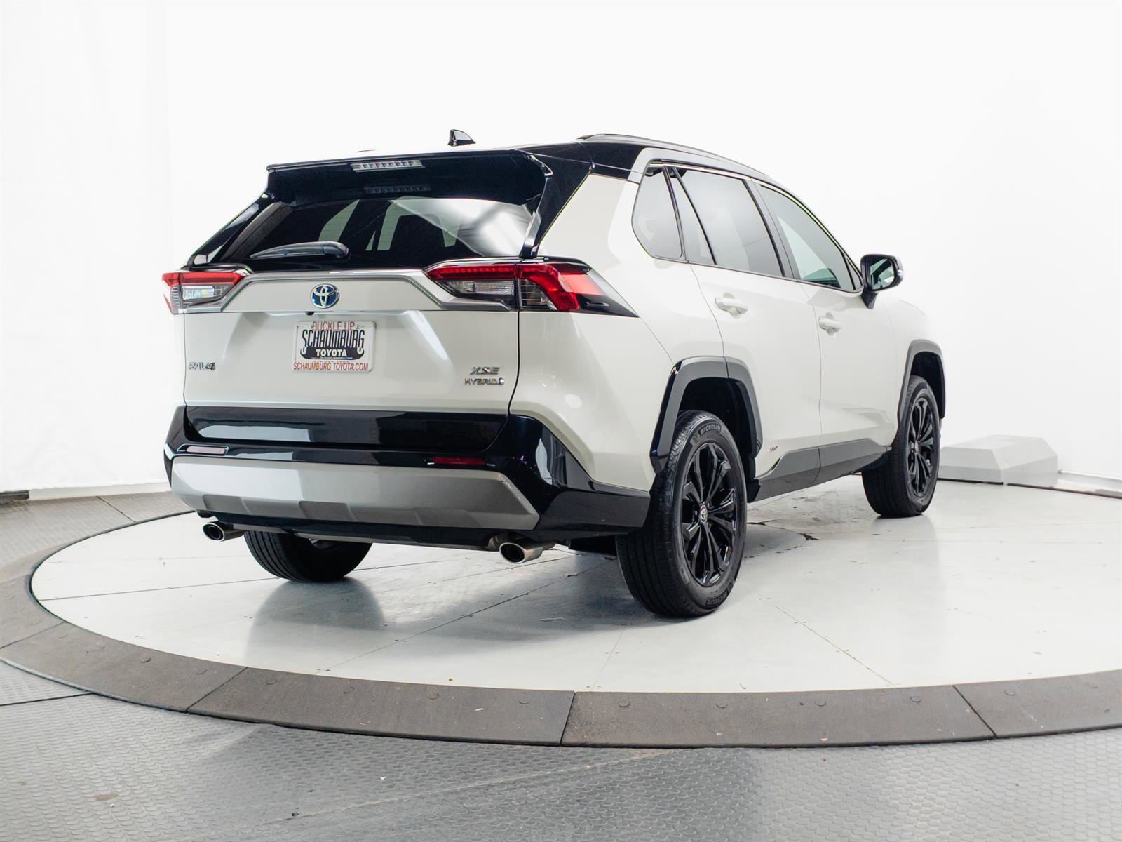 Certified 2022 Toyota RAV4 XSE w/ XSE Grade Weather Package AWD/4WD image 12