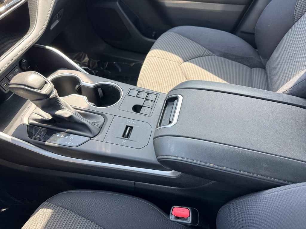 Used 2023 Toyota Highlander L FWD image 26