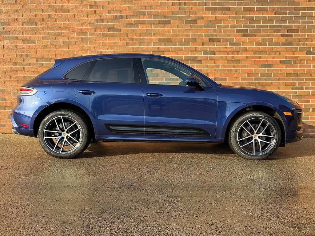 Certified 2024 Porsche Macan image 8