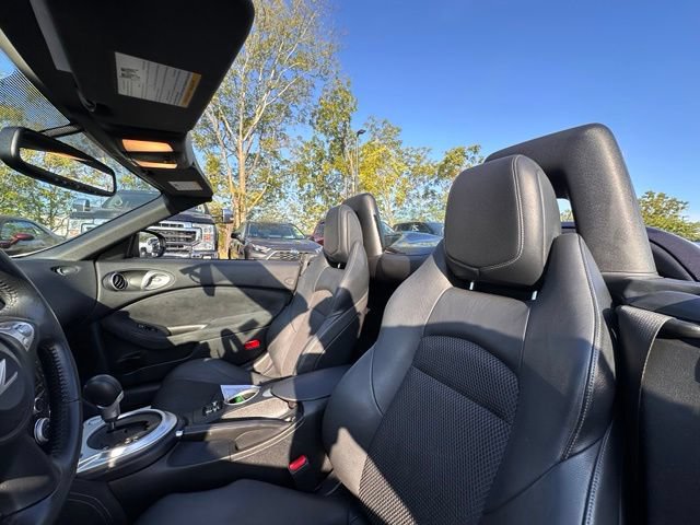 Used 2010 Nissan 370Z Touring RWD image 26