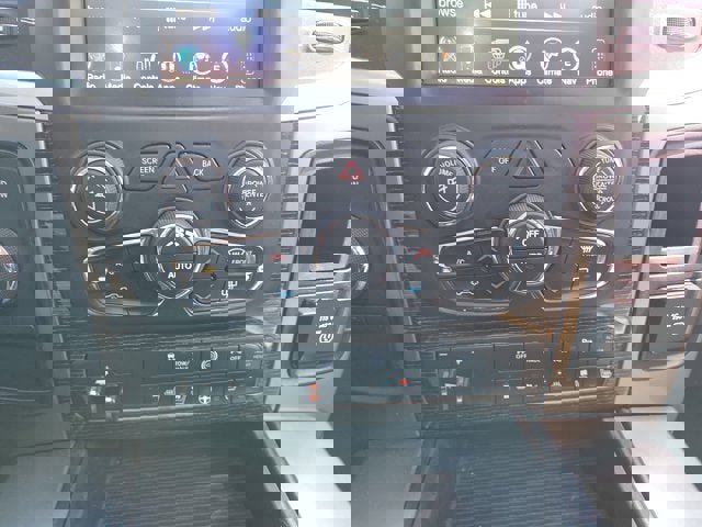 Used 2014 RAM 2500 Limited AWD/4WD image 17