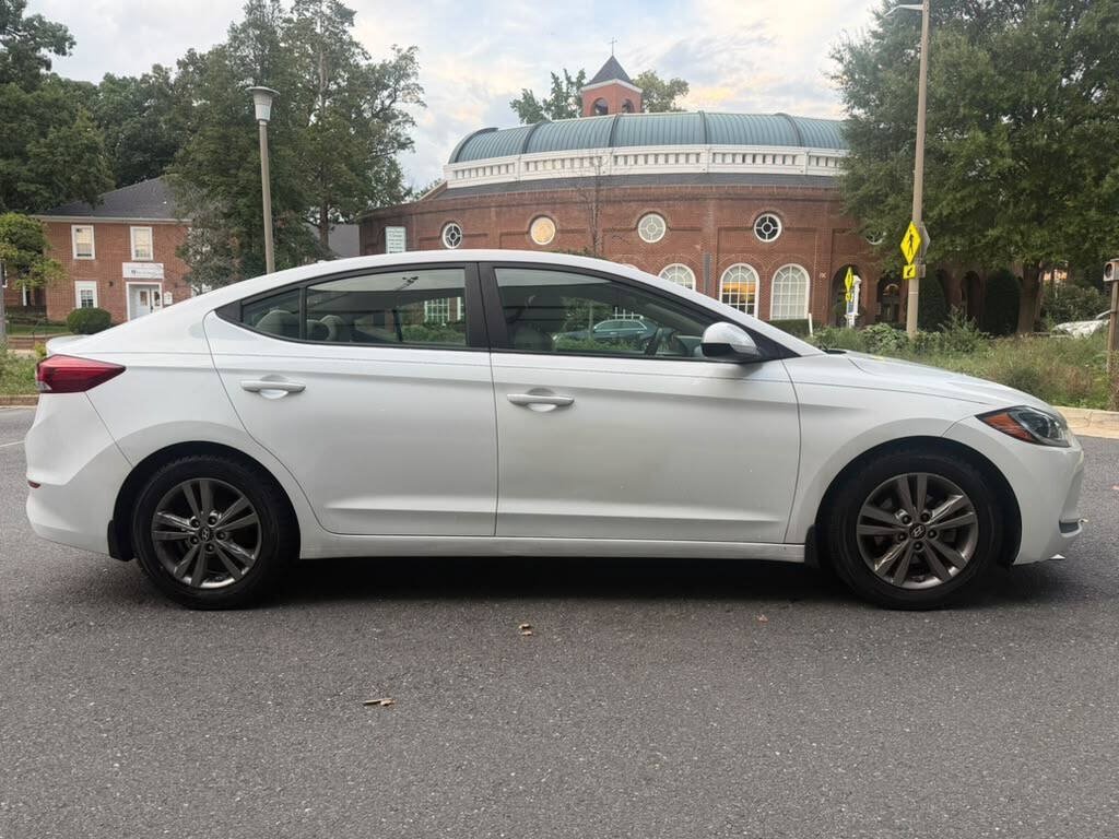 Used 2017 Hyundai Elantra SE FWD image 7