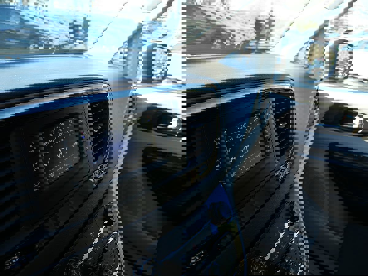 Used 2017 Chrysler Pacifica LX image 13