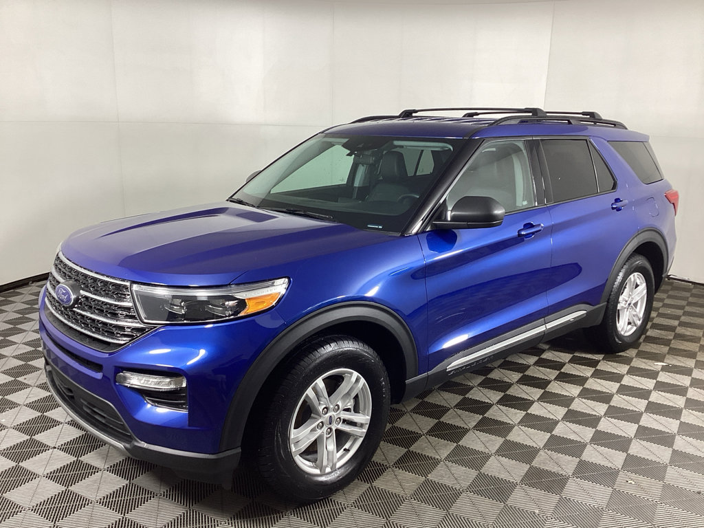 Used 2022 Ford Explorer XLT w/ Equipment Group 202A image 5