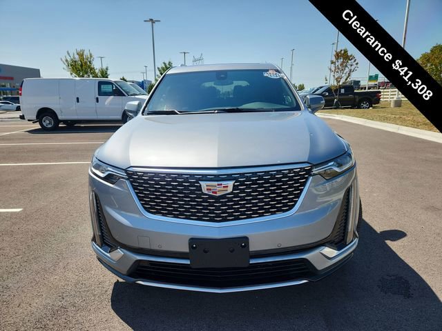 Used 2025 Cadillac XT6 Premium Luxury image 3