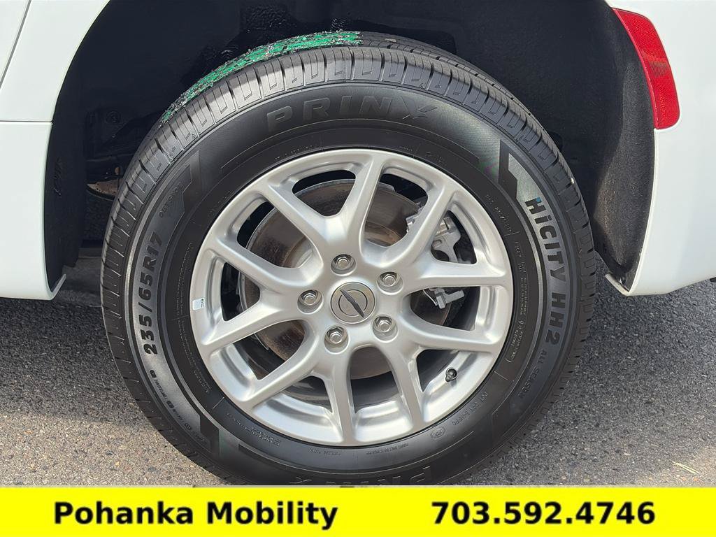 Used 2024 Chrysler Pacifica Touring-L FWD image 30