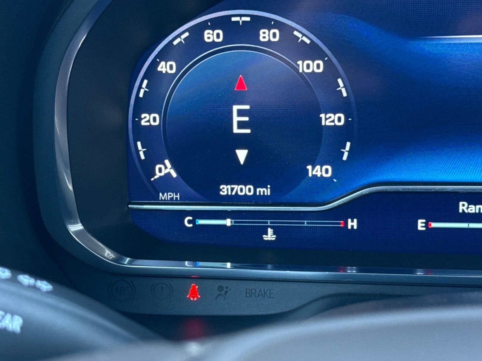 Used 2023 Chevrolet Suburban Z71 w/ Luxury Package image 33