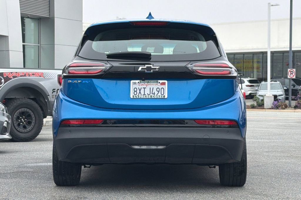 Used 2022 Chevrolet Bolt LT FWD image 4