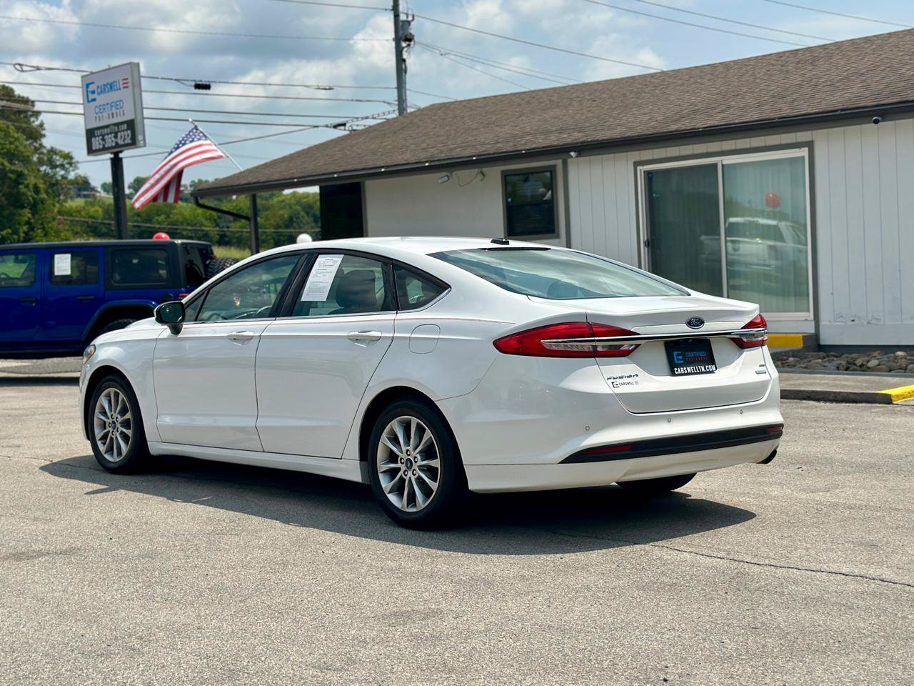 Used 2017 Ford Fusion SE w/ Fusion SE Technology Package FWD image 35