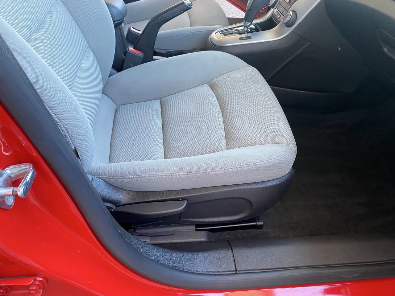 Used 2016 Chevrolet Cruze LT w/ Technology Package image 28