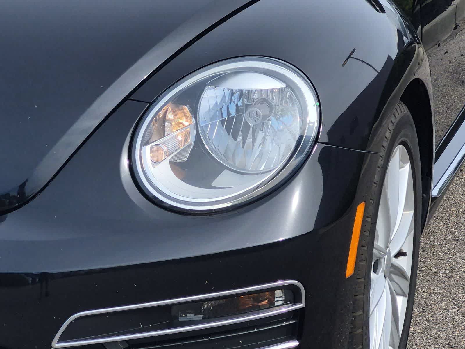 Used 2019 Volkswagen Beetle 2.0T SE FWD image 12
