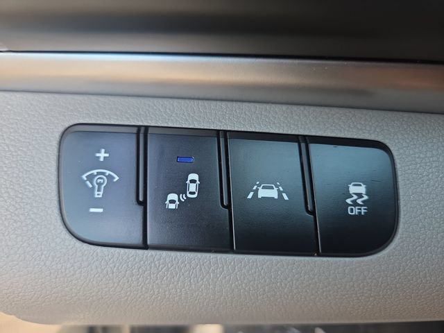 Used 2020 Hyundai Elantra SEL FWD image 18