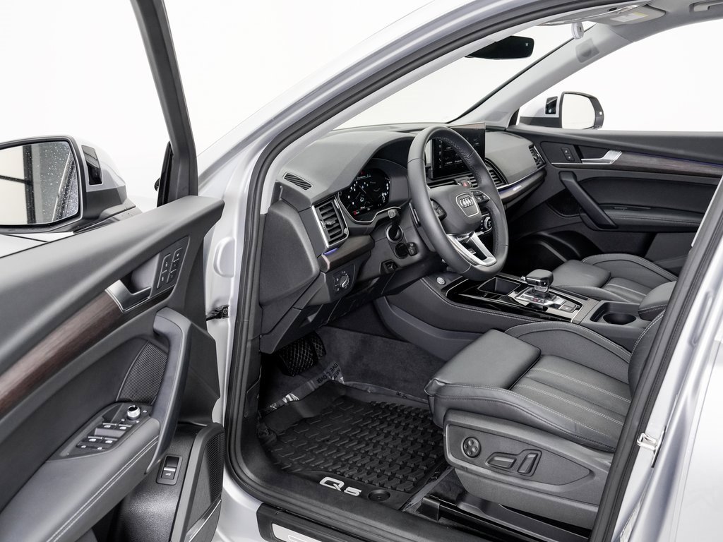 Certified 2025 Audi Q5 2.0T Premium Plus w/ Premium Plus Package image 6
