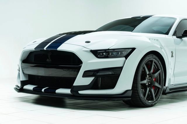 Used 2021 Ford Mustang Shelby GT500 w/ Carbon Fiber Track Pack image 10