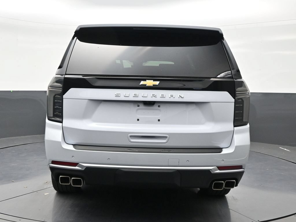 Used 2026 Chevrolet Suburban High Country AWD/4WD image 4