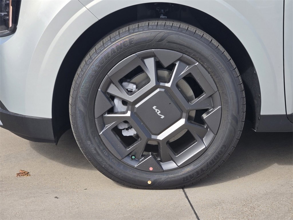 New 2026 Kia Carnival EX image 8