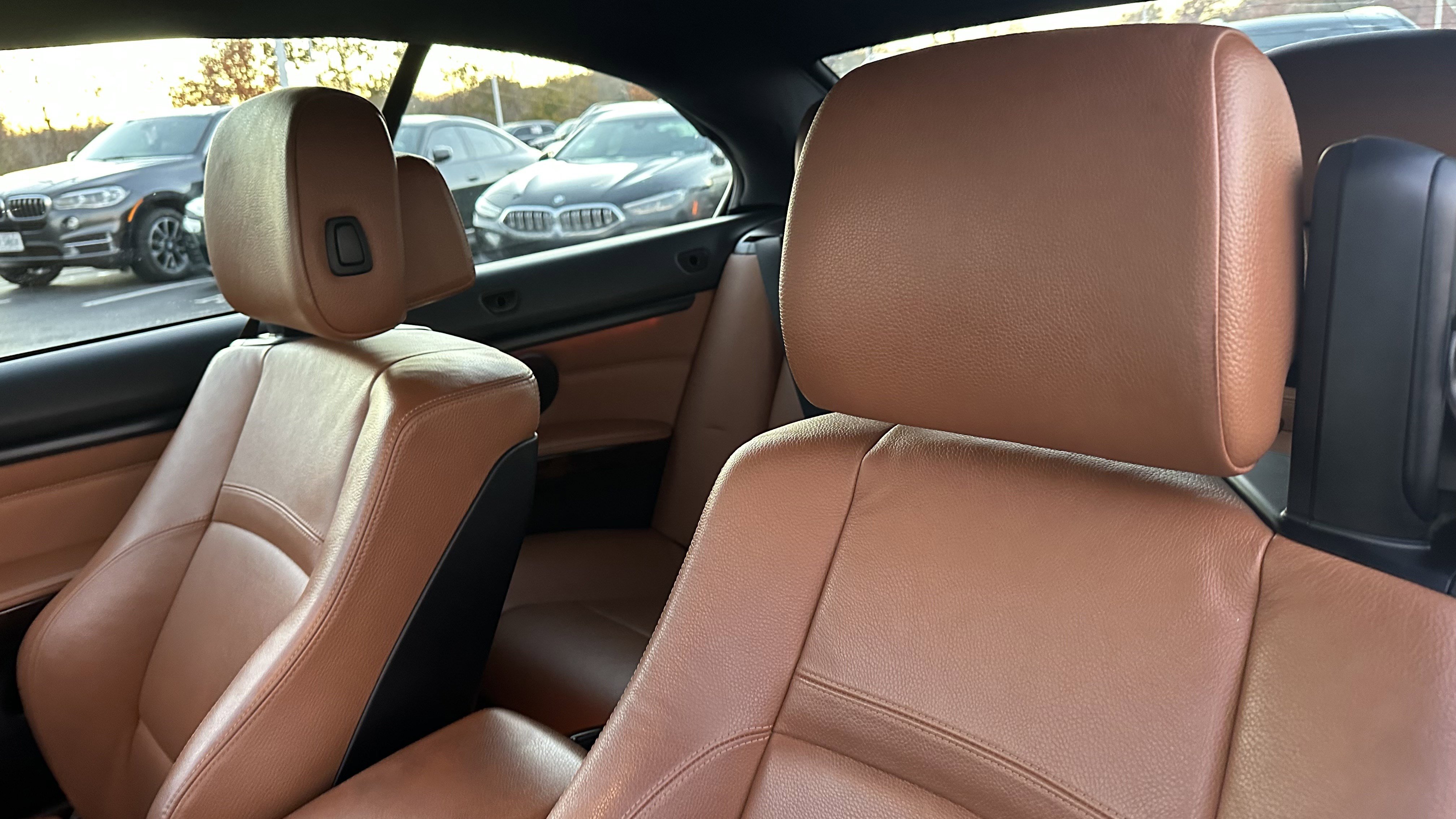 Used 2011 BMW 335i Convertible image 18