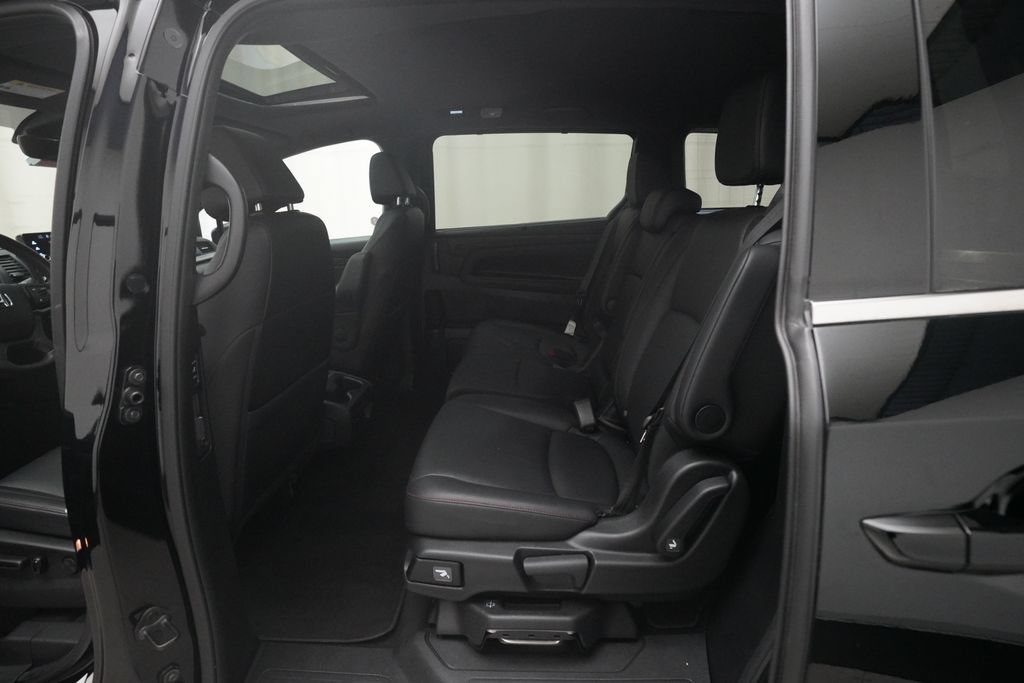 Used 2025 Honda Odyssey Sport-L image 16