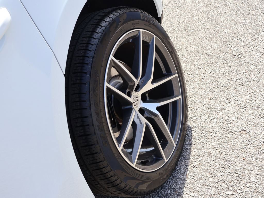 Used 2025 Porsche Macan image 36