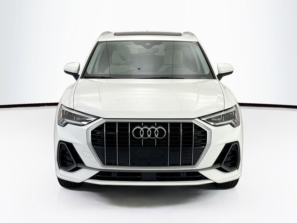 Used 2024 Audi Q3 2.0T Premium AWD/4WD image 2