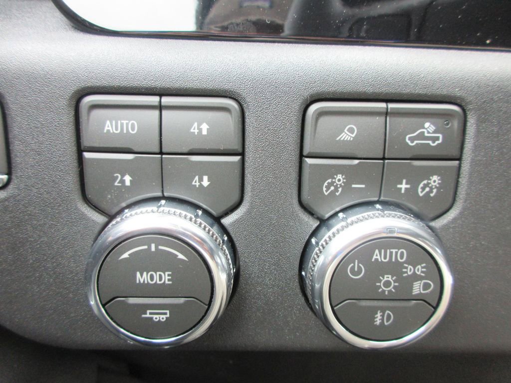 New 2026 GMC Sierra 2500 SLT AWD/4WD image 16