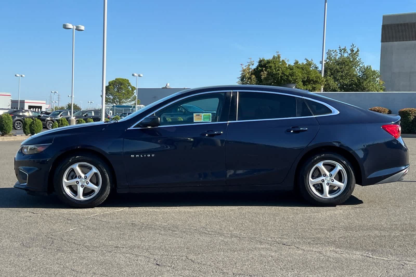 Used 2017 Chevrolet Malibu LS FWD image 9