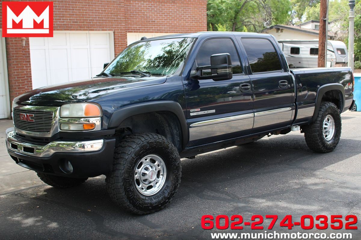 Used 2005 GMC Sierra 2500 SLE w/ Heavy-Duty Power Package AWD/4WD image 1