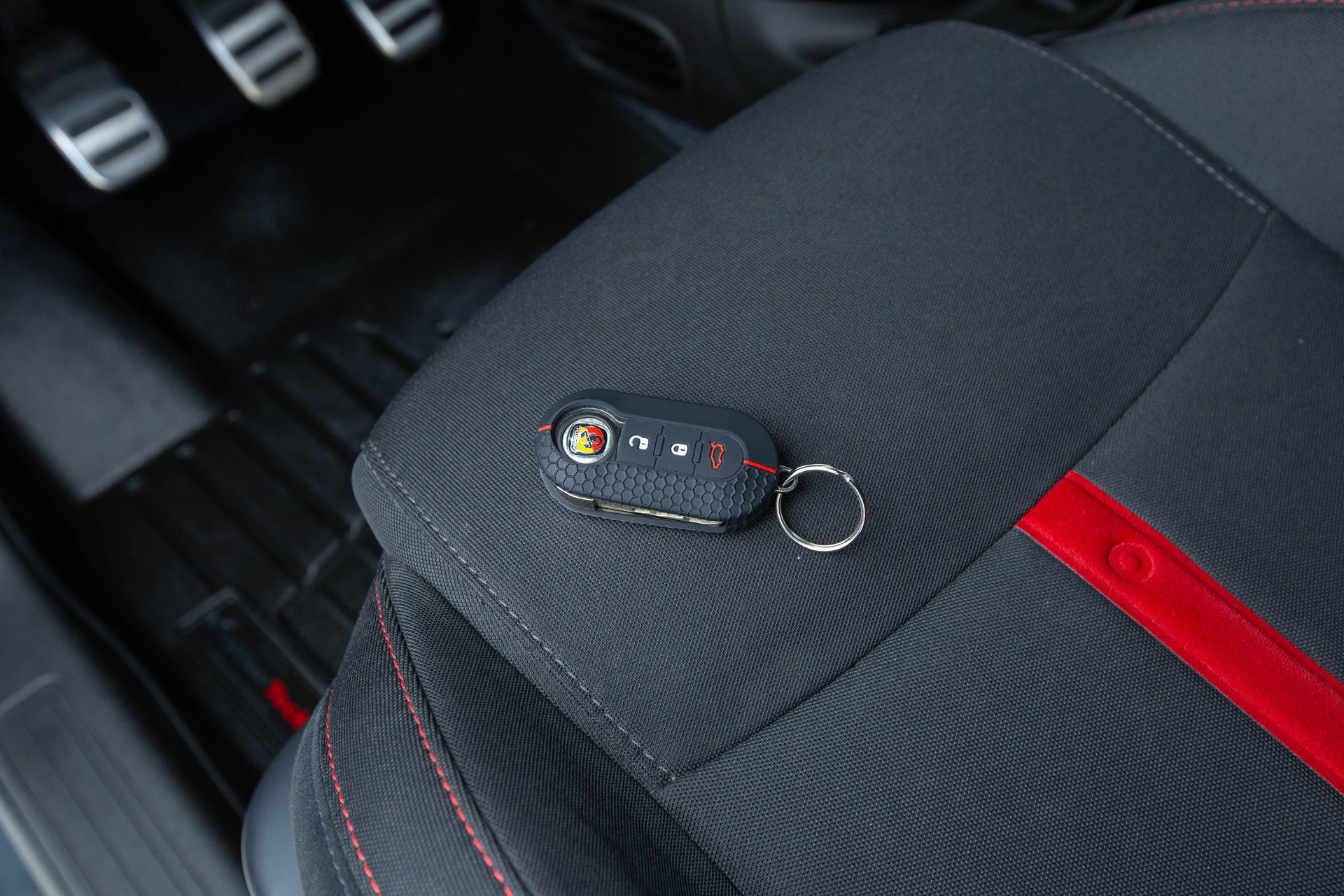 Used 2018 FIAT 500 Abarth FWD image 28