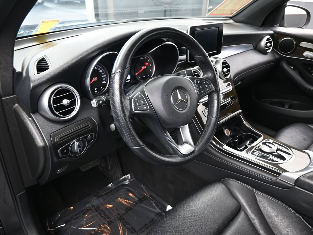 Used 2019 Mercedes-Benz GLC 300 4MATIC image 10