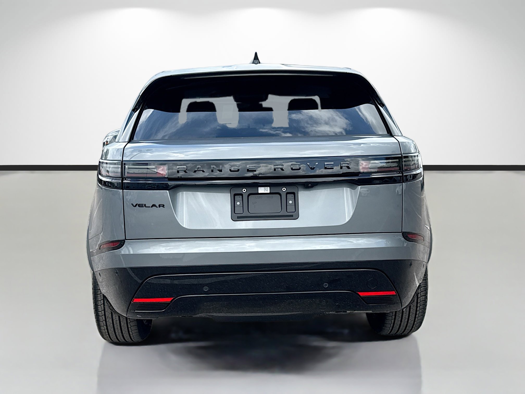 New 2026 Land Rover Range Rover Velar Dynamic SE AWD/4WD image 4