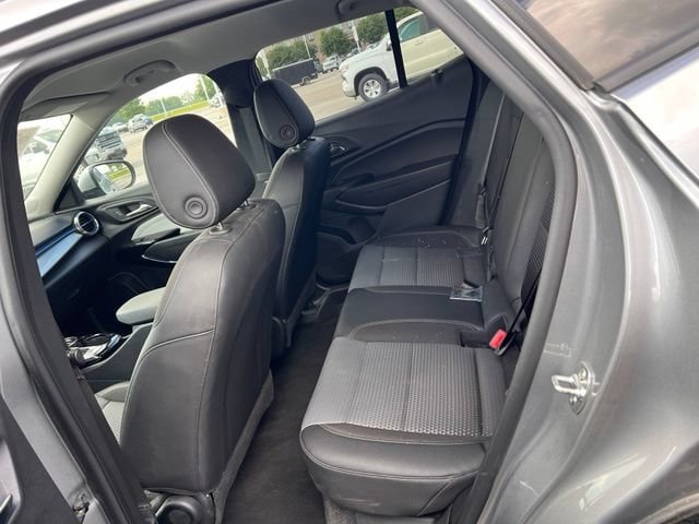 Used 2025 Chevrolet Trax LT FWD image 10