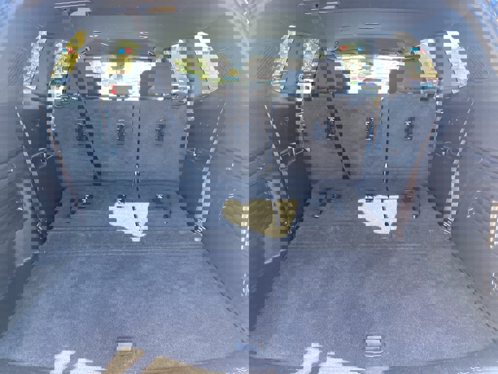 Used 2025 GMC Acadia Elevation image 13