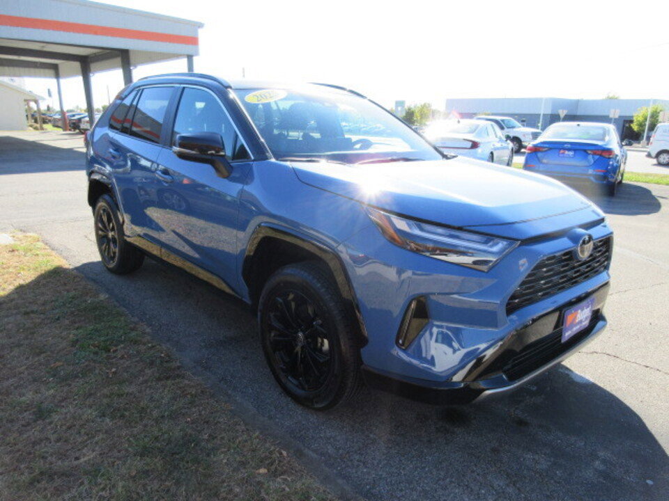 Used 2025 Toyota RAV4 XSE image 7