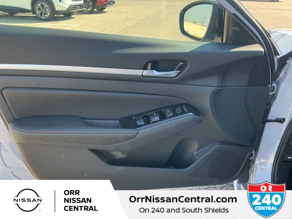 New 2025 Nissan Altima 2.5 SR w/ SR Premium Package image 16