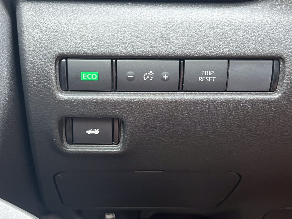 Used 2023 Nissan Sentra SV FWD image 19
