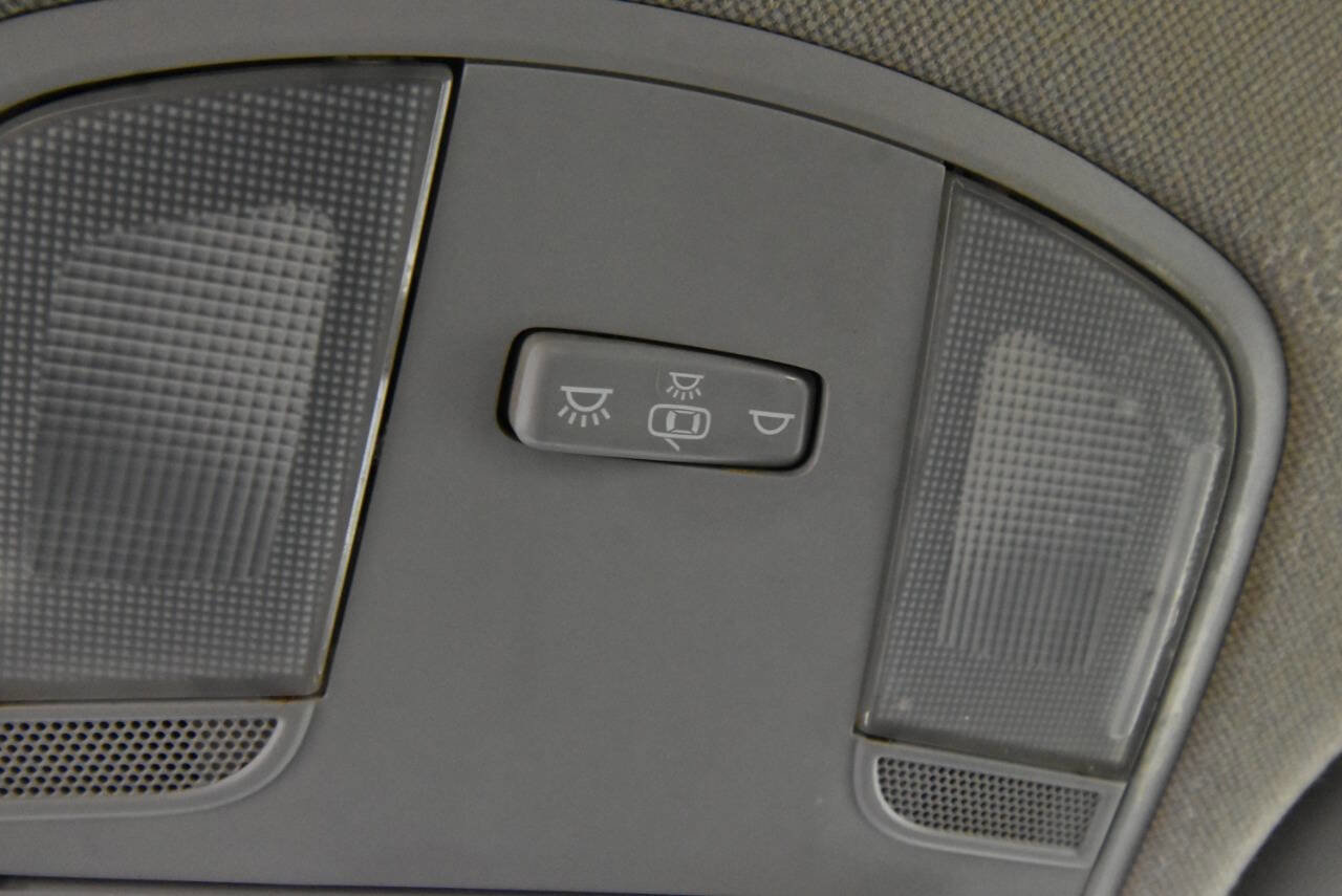 Used 2020 Hyundai Ioniq SE image 23