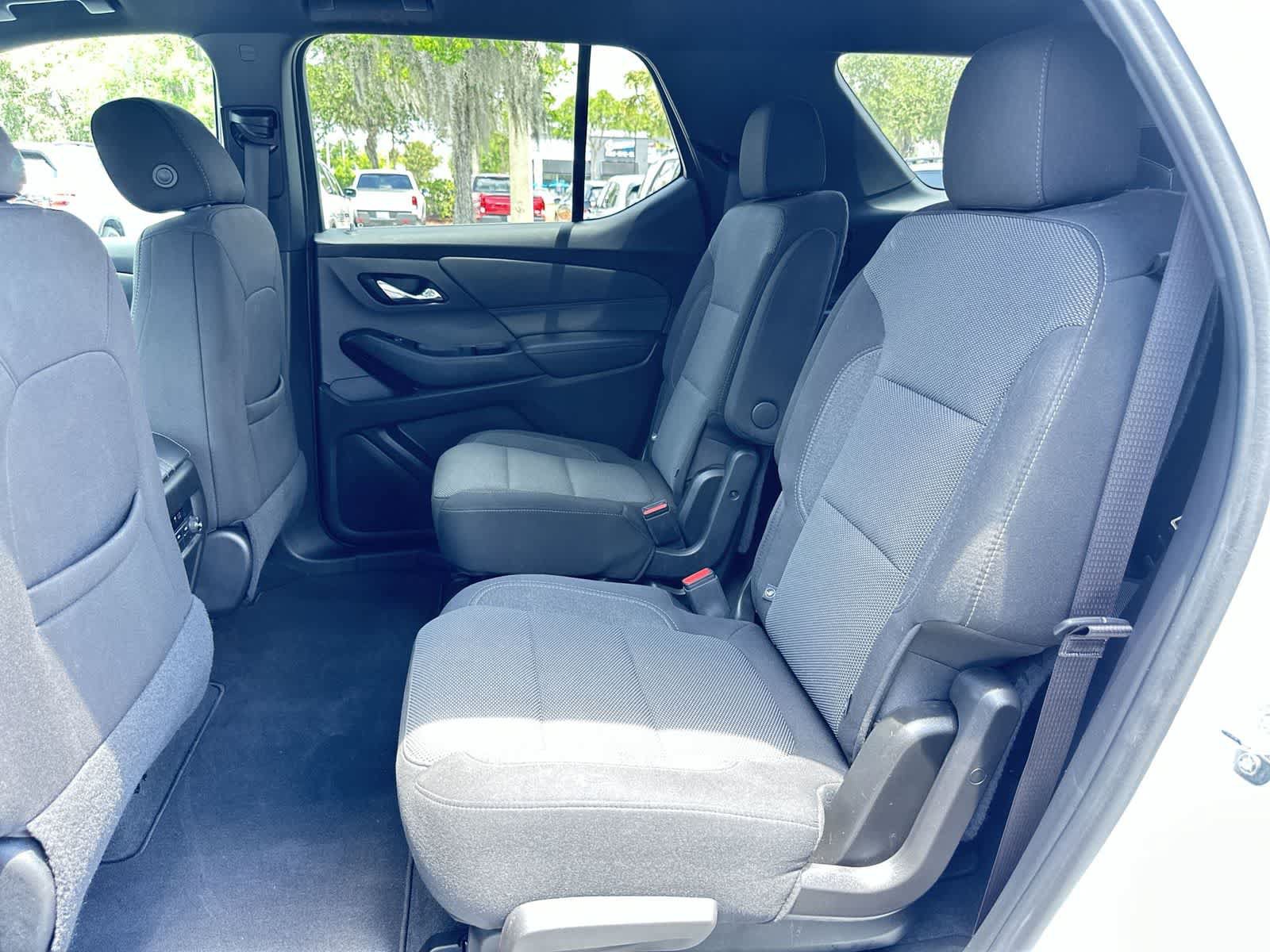 Used 2023 Chevrolet Traverse LT FWD image 14